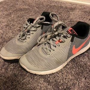 Nike size 6 women’s